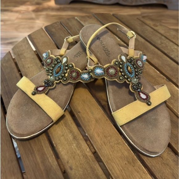 Patrizia Spring Step Sandals with gold suede straps and faux jewels. Size 8 GUC - Picture 6 of 11